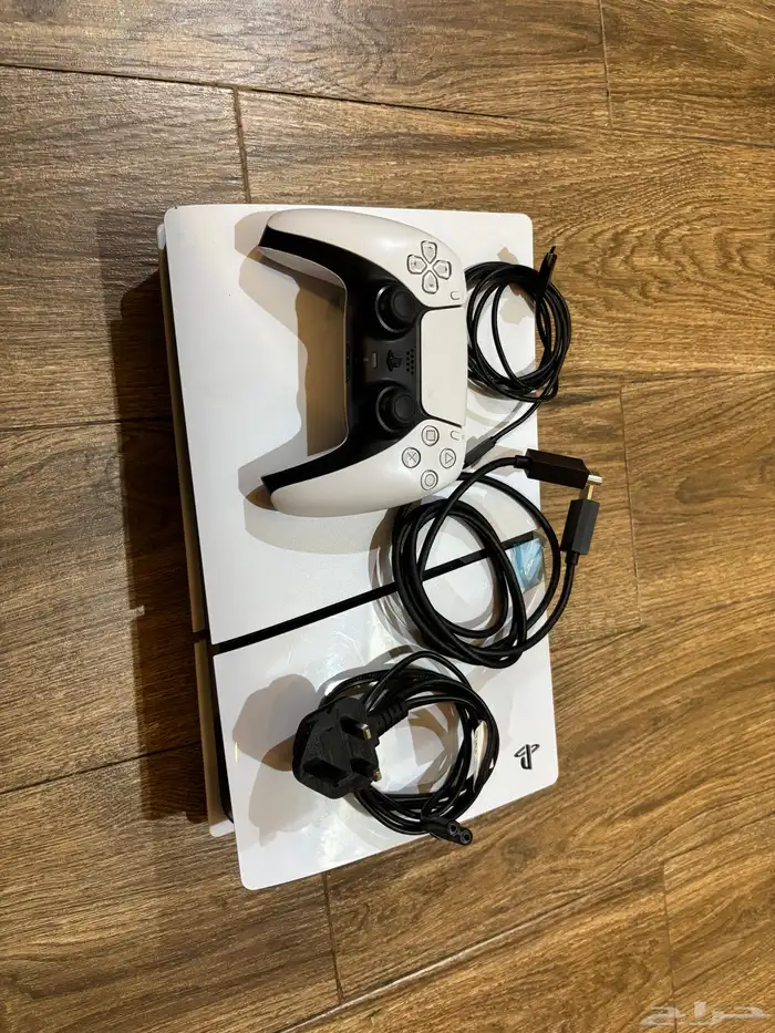 سوني 5 للبيع والله نظيف م شغلتو إلا ثلاث مرات ون تيرا بشريط 0