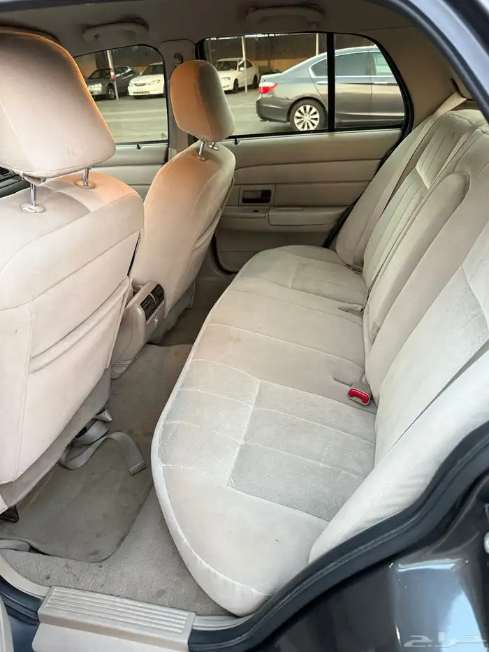 للبيع فورد فكتوريا 2010 شرط 17