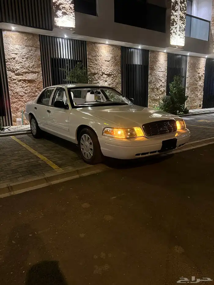 فورد فكتوريا بوليسي 10