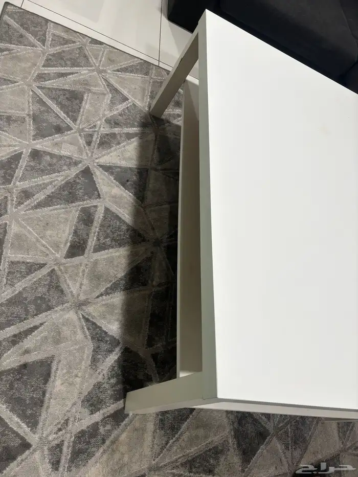 للبيع طاولات 1