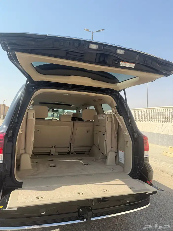 لاند كروزر 9