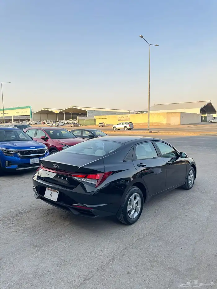 للبيع هيونداي النترا 2023-ستاندر - مكينه 1600-ممشى قليل جدا 3