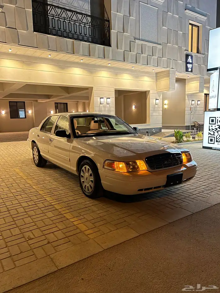 فورد فكتوريا بوليسي 8