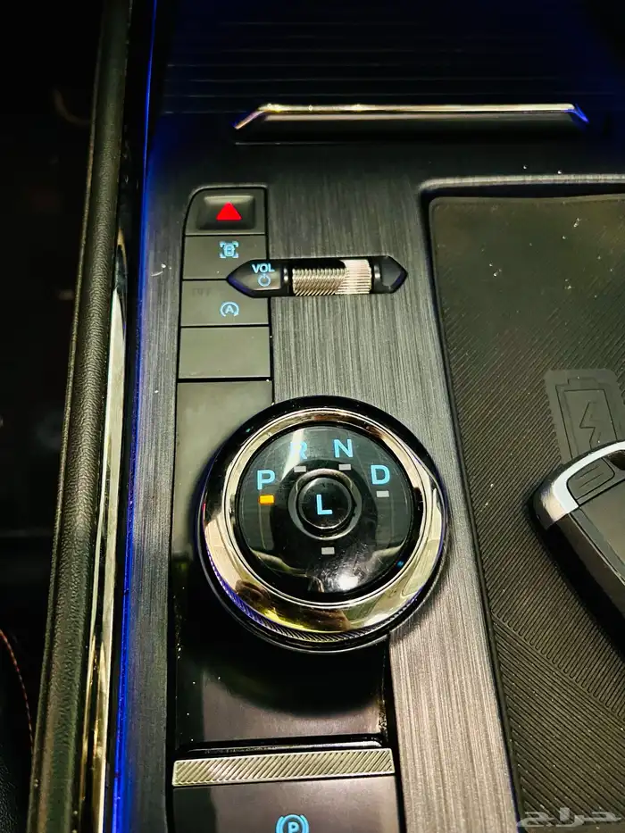 فورد تورس تيتانيوم فل كامل موديل 2023 36