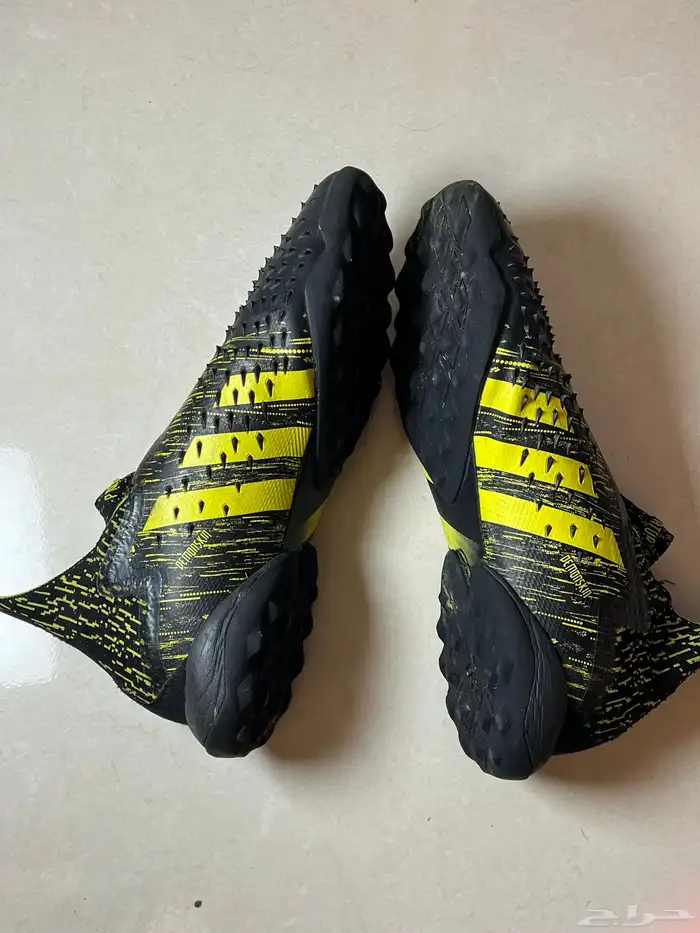 جزمة بوت اديداس مقاس 43 0