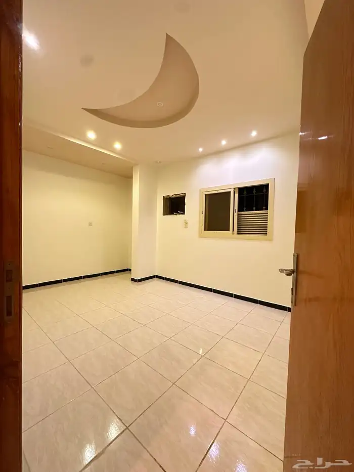 شقة للإيجار الحاوية مقابل سنتر بوينت 6