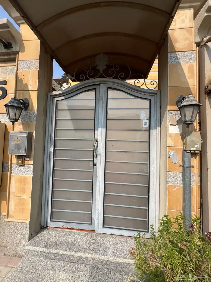 ابواب حديد وكراسي حمام 11