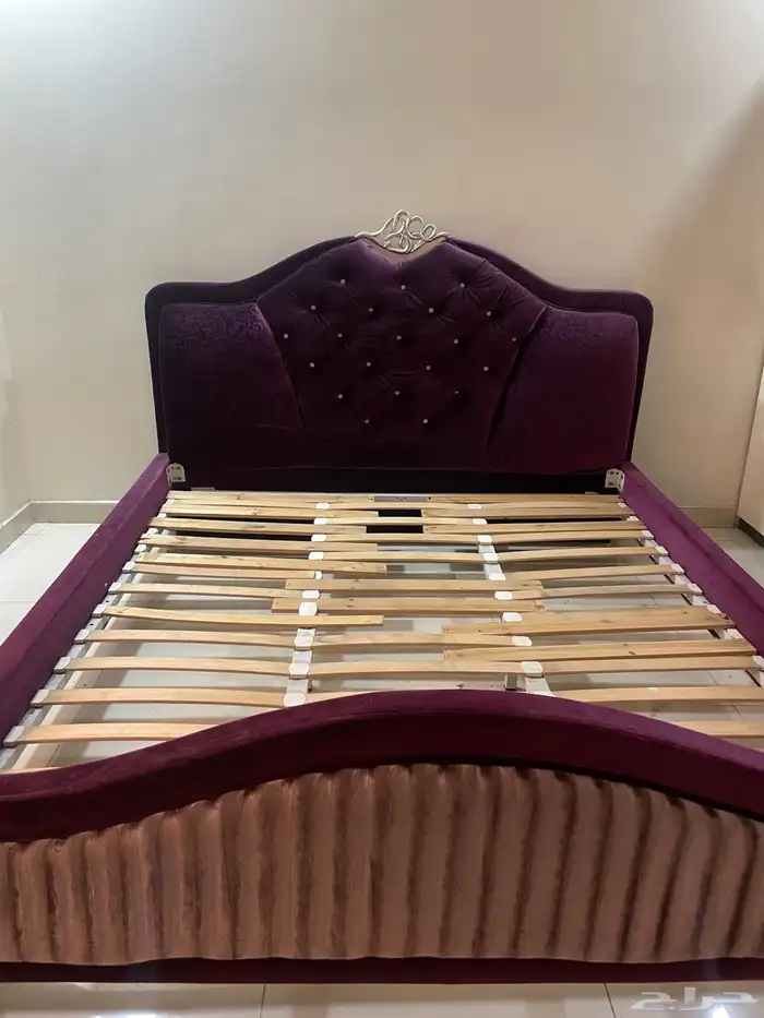 سرير نفرين 0