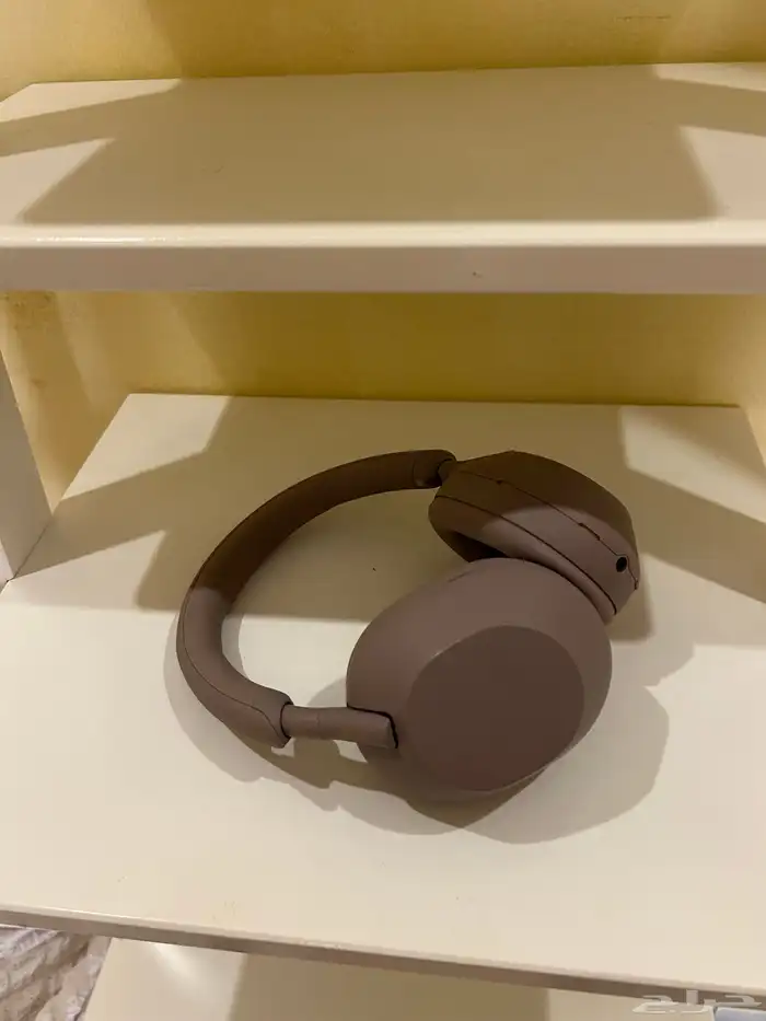 Sony WH 1000xm5 - Smokey Pink 2