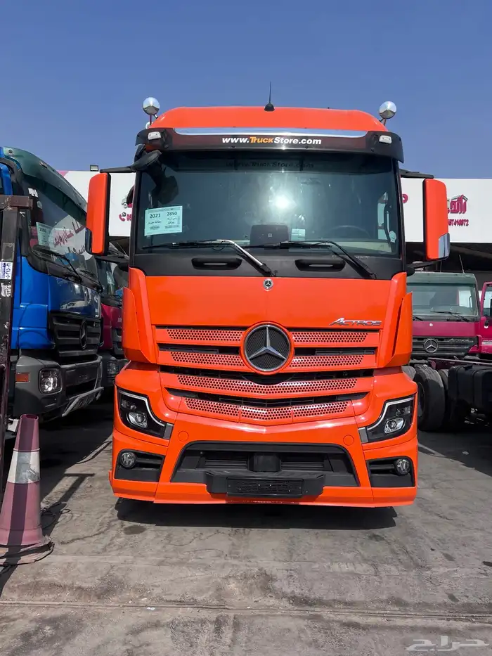 حراج معرض رايد للسيارات والشاحنات والمعدات كل يوم جمعة 3