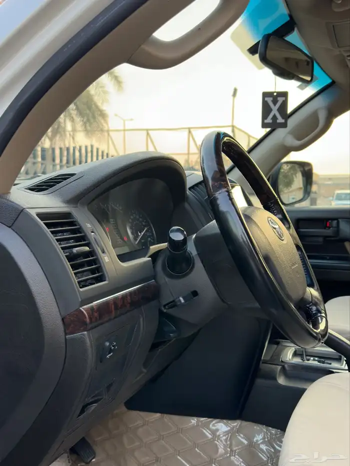 جيب لاند كروزر 2011 30