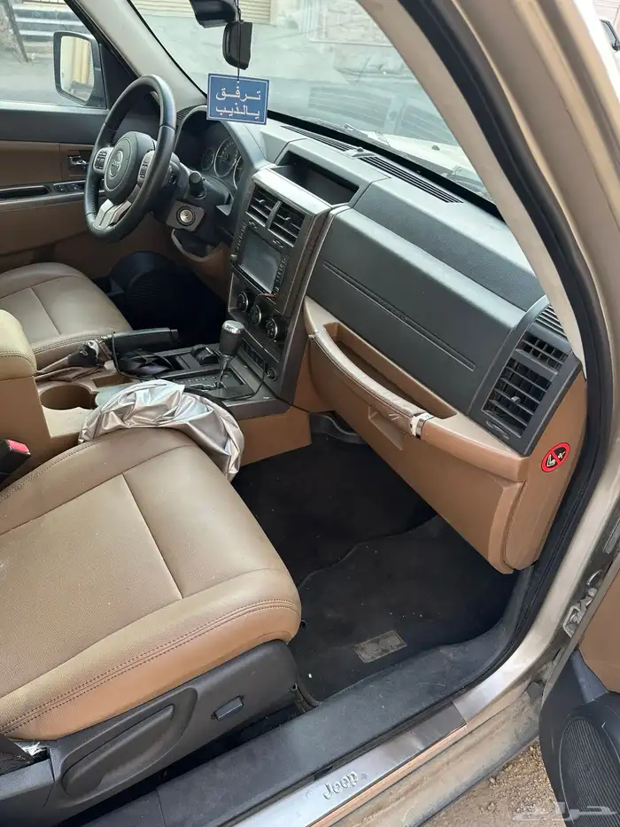 جيب ليبرتي 2011 للبيع 10