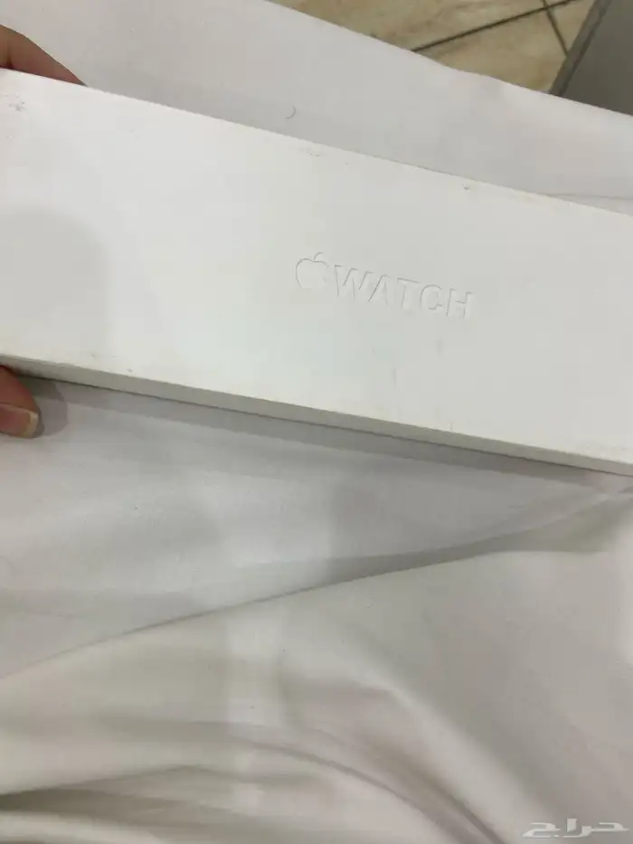 ساعه ابل الاصدار 9 مع كرتونه وشاحنه 3