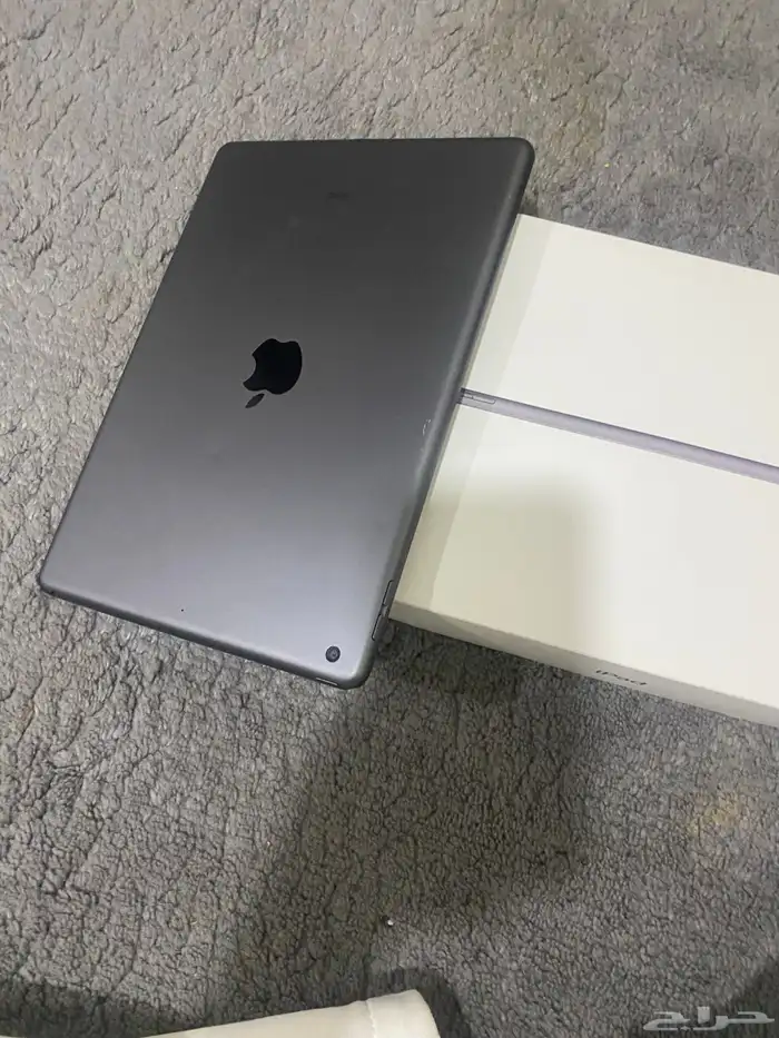 ايباد الجيل التاسع 64قيقا نضيف كرتونه وضمانه معاه شاحن 0