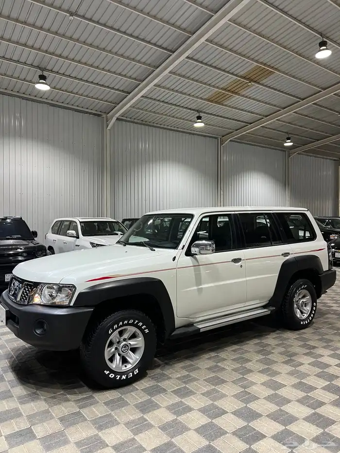 للبيع نيسان فينك موديل 2014 11