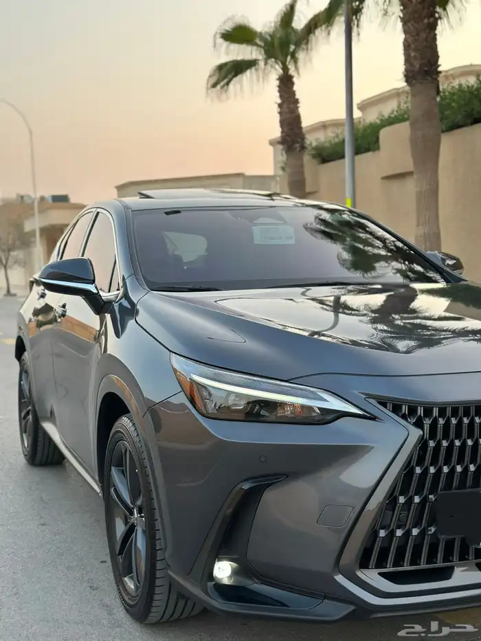لكزس NX350h شبه جديده ماشيه 16 الف فقط بحاله الوكاله 39
