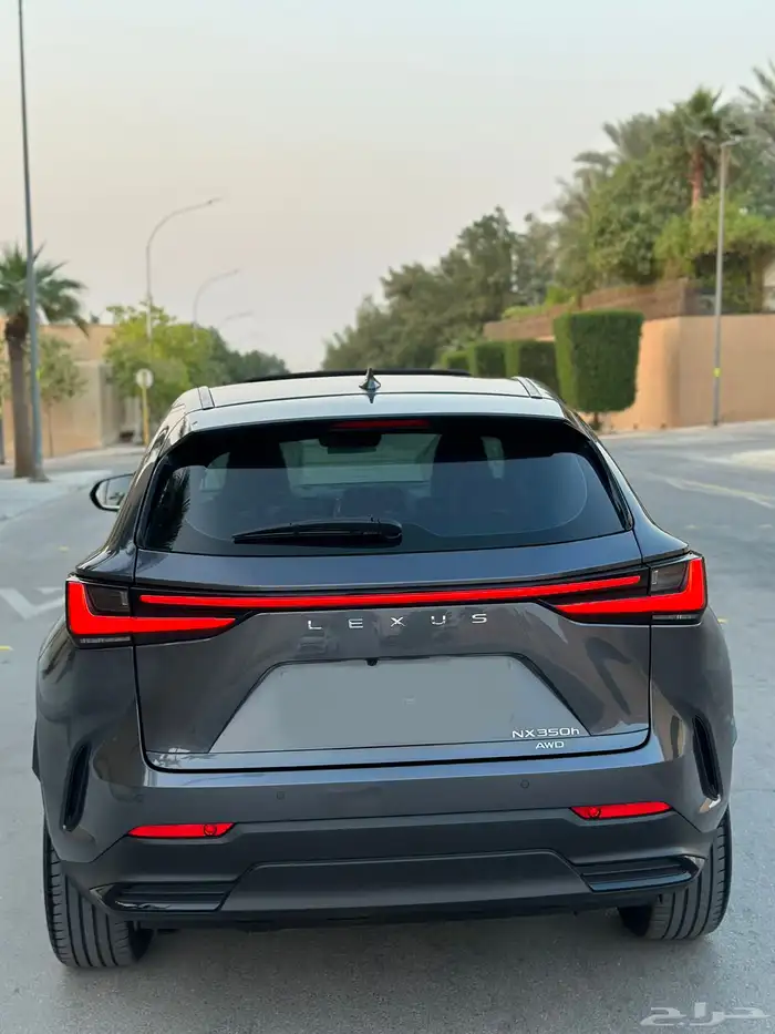 لكزس NX350h شبه جديده ماشيه 16 الف فقط بحاله الوكاله 41