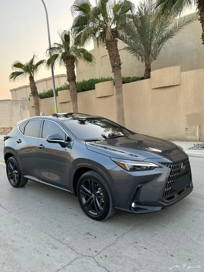 لكزس NX350h شبه جديده ماشيه 16 الف فقط بحاله الوكاله 40