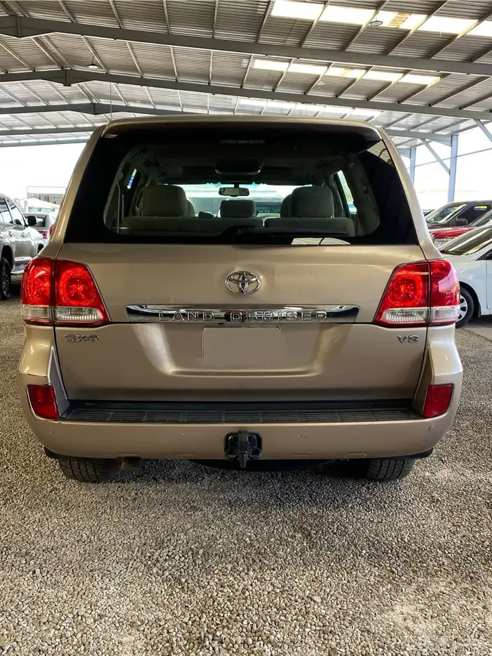 جى اكس ار 2009 ( 8 سلندر ) 6