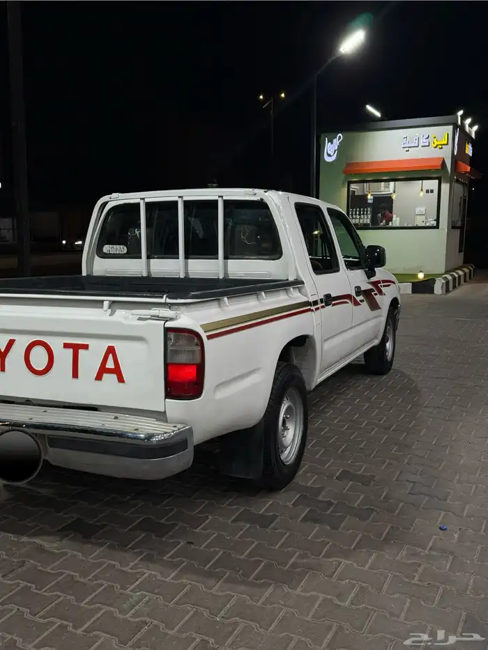 هايلوكس موديل 2000 للبيع 4