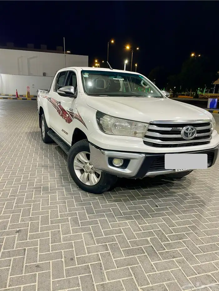 للبيع هايلوكس غمارتين 4 X 4 موديل 2016 0