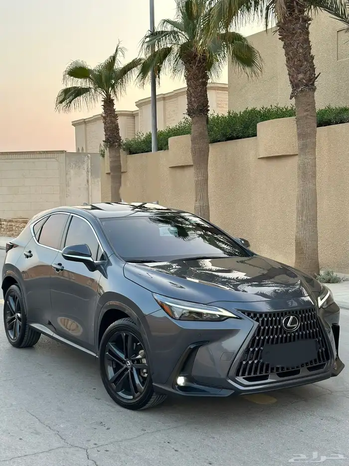 لكزس NX350h شبه جديده ماشيه 16 الف فقط بحاله الوكاله 51