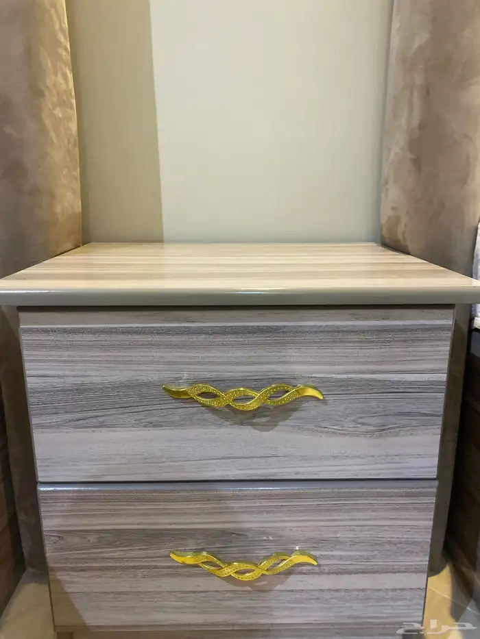 دولاب كبير سريرين مع مراتبهم كومدنتين 1