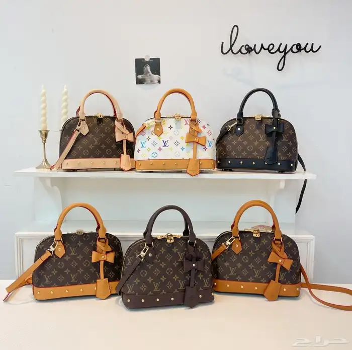 شنط ماركات كمية (جملة وتجزئة) أسعار حرق... (90-180) ريال... 9