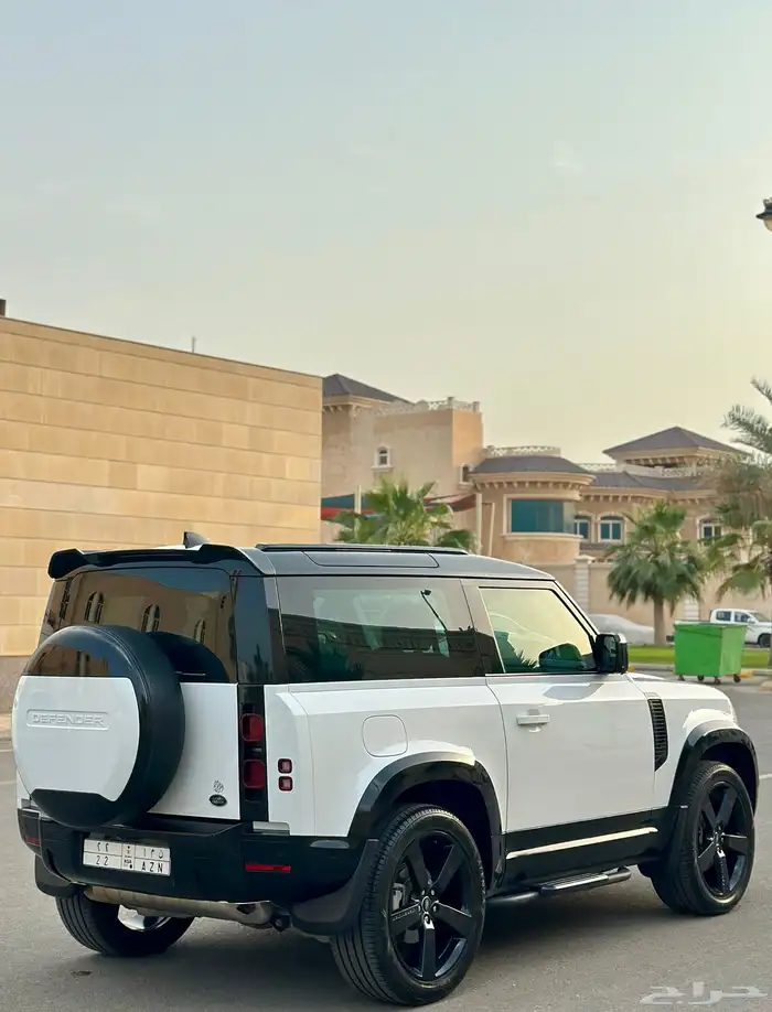 لاند روفر ديفندر 2023 6