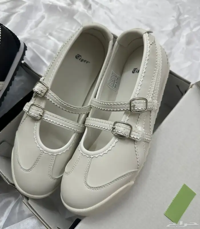 شوزات تايجر جديد  مع الملحقات مقاسات من 36 الى 41 1