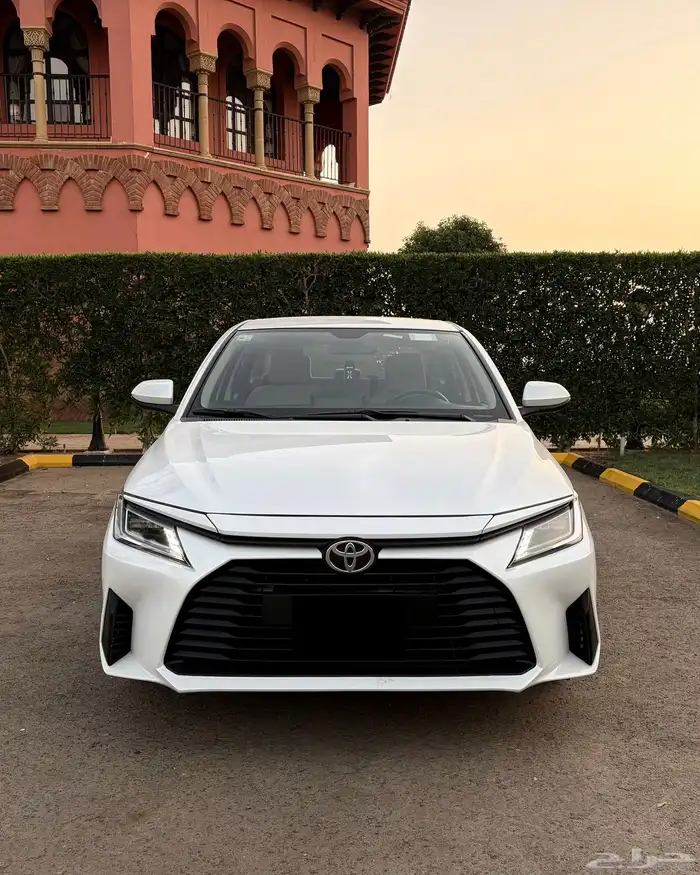 تويوتا يارس 2023 فئة Y (شاشة-جنوط) 0