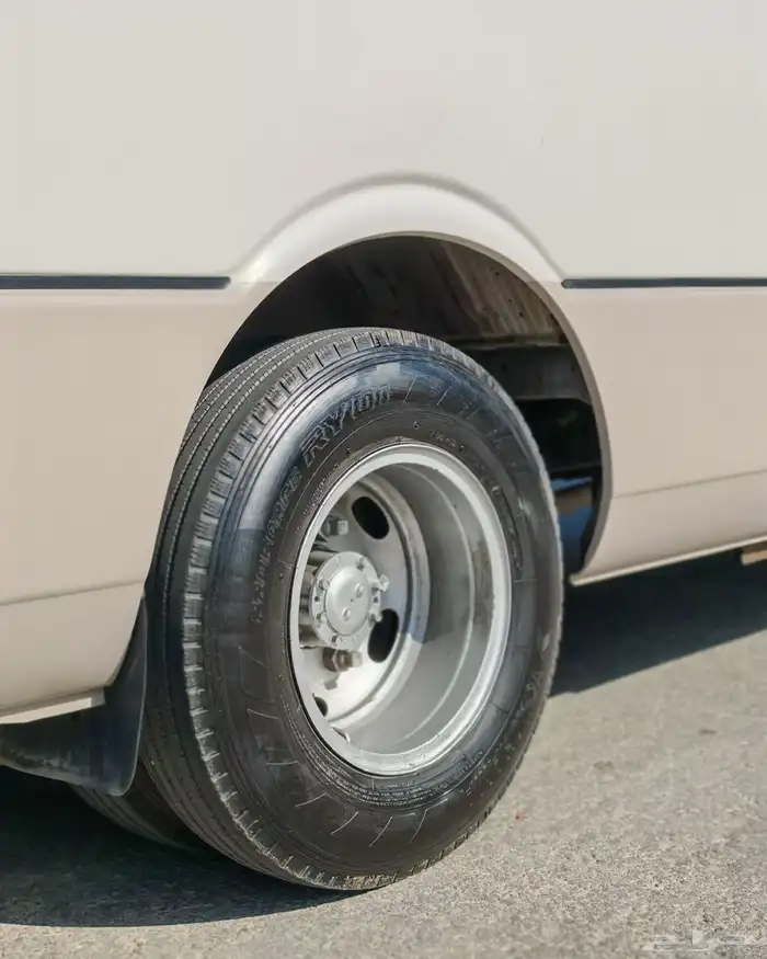 باص فوزو ديزل 30 راكب 24