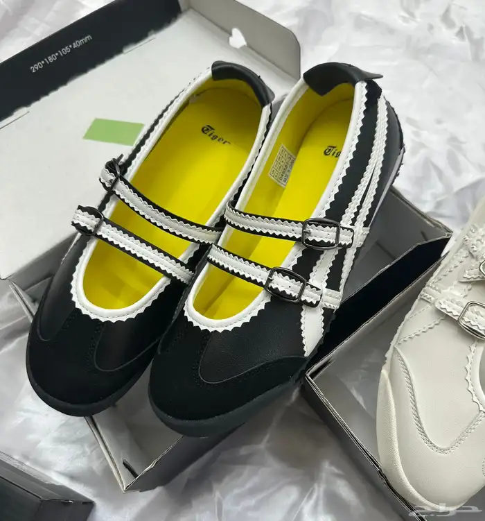 شوزات تايجر جديد  مع الملحقات مقاسات من 36 الى 41 2