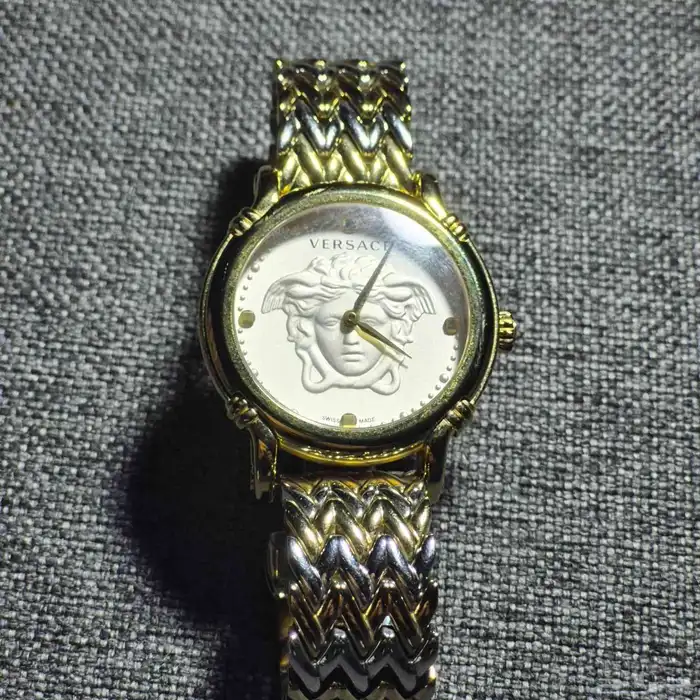 ساعة فيرزاتشي نسائية 0