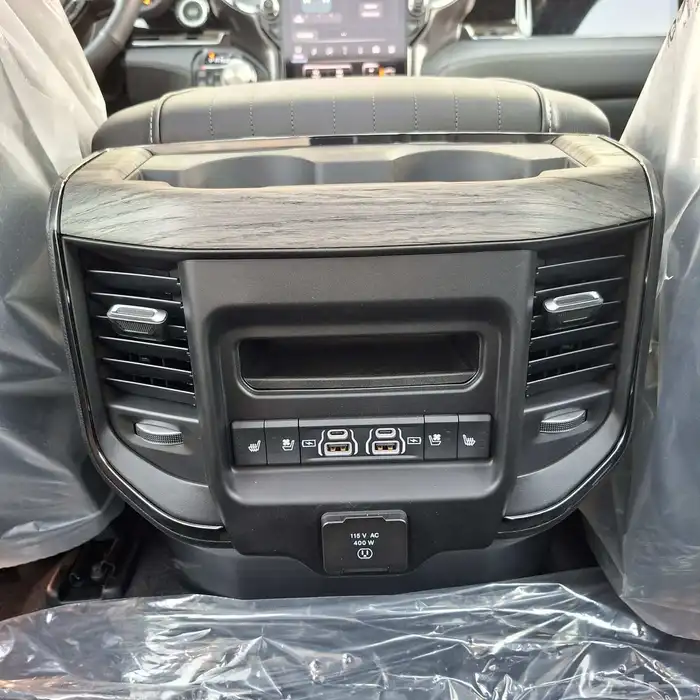 دودج رام لميتد بلاك اديشن 2025 خليجي السعر 295 شامل الضريبه 20