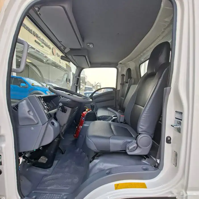 ايسوزو دينا 2024 محرك 4.8 الطن3 خليجي السعر 124شامل الضريبه 6