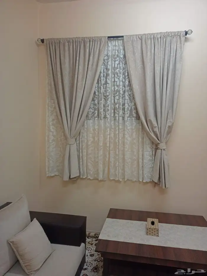 بيع اثاث منزل كامل مجلس نظيف بيج مع ستارة طاوله طعام ماليزي 3