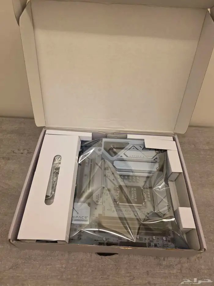 مذربورد Z790 اسوس أبيض بالكامل جديد بكرتونه 1