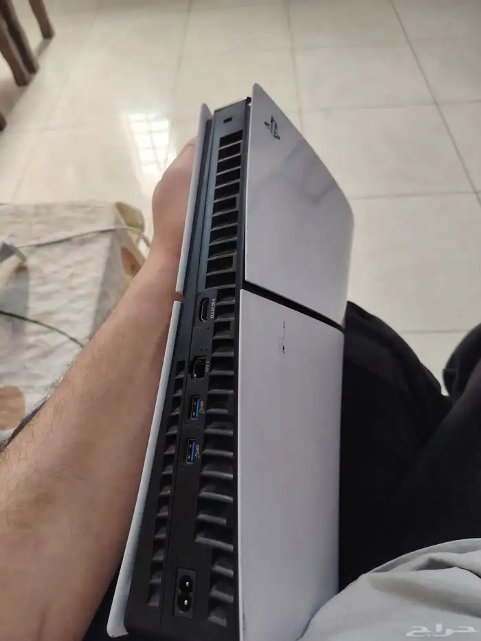 بلايستيشن 5 اللي بدون مدخل شري معه التوصيلات و يد وحده الأصل 0
