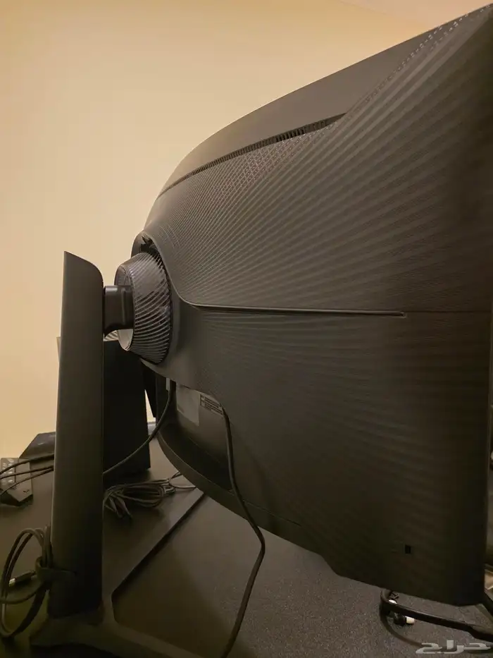 samsung g6 32in شبه جديد 2