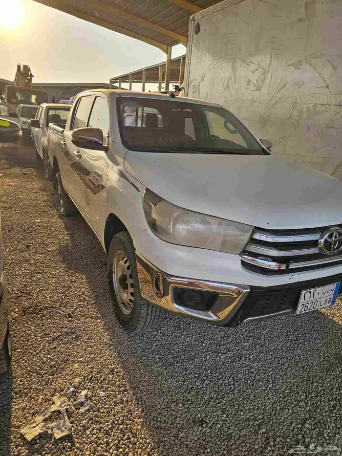 تويوتا هايلكس موديل 2023 و 2021 3