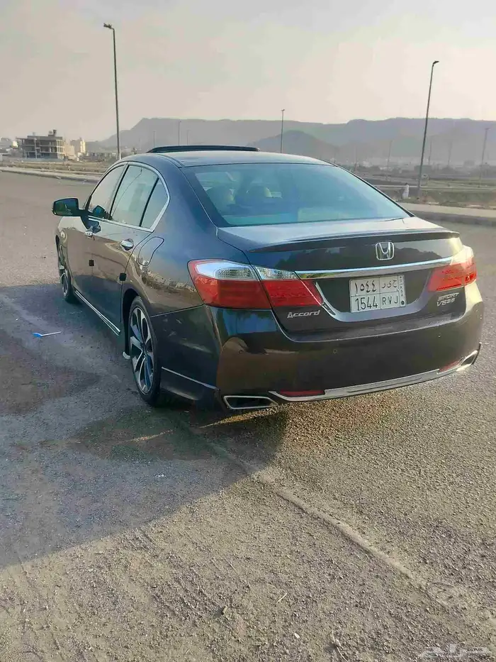للبيع او البدل المناسب هوندا اكورد فل كامل سبورت 2016 2