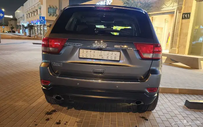 grand cherokee 2011 hemi V8 5.7 استمارة سارية 4