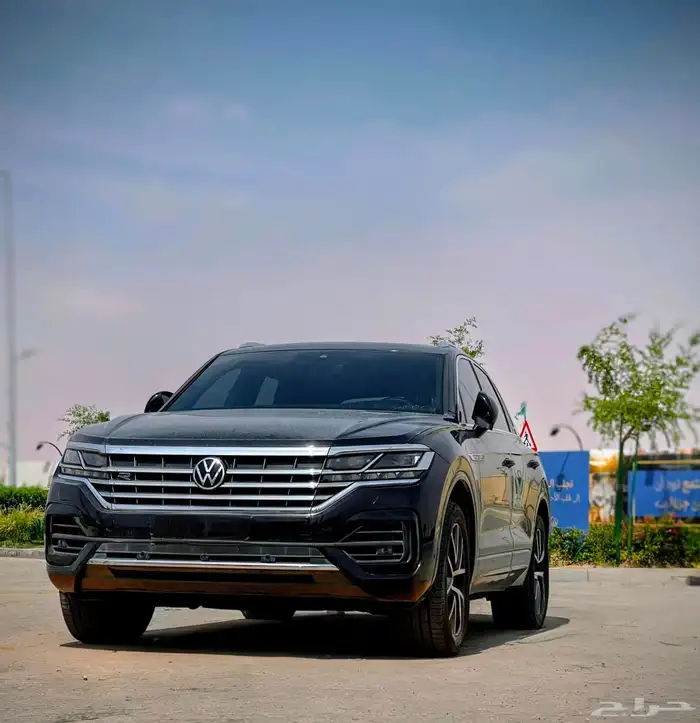 جيب طوارق أسود R-line 2022 Touareg SUV ضمان ساري 5