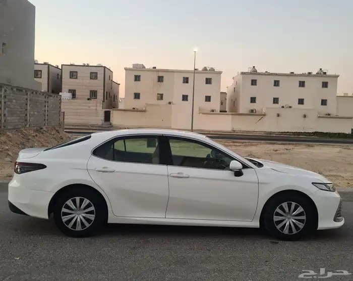 كامري 2022 LE اول مالك وشرط 3