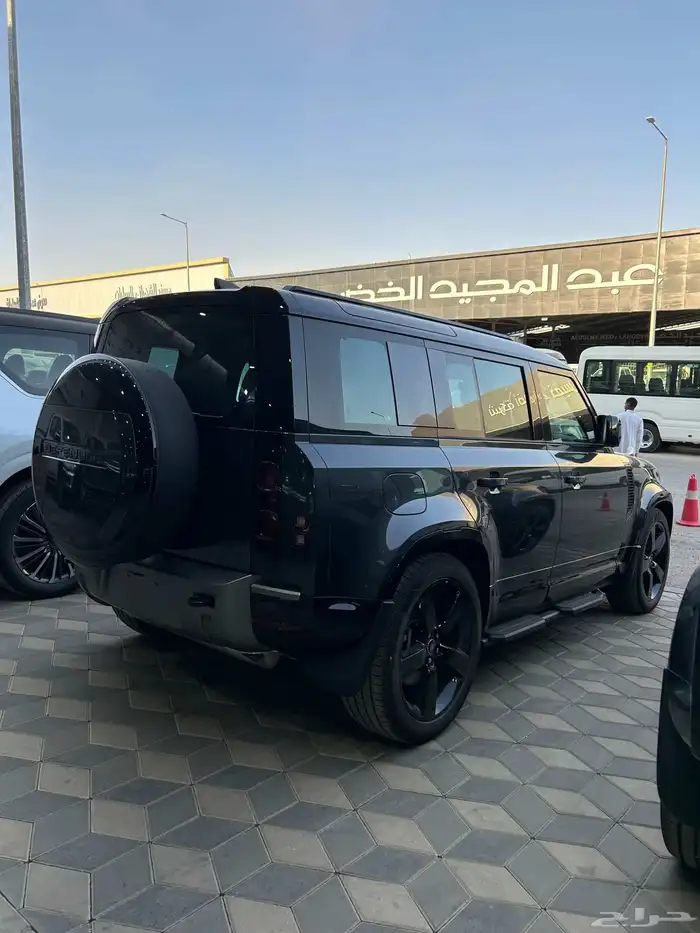 لاندروفر ديفندر 6HSE 2025 سلندر 110 وارد الناغي 2