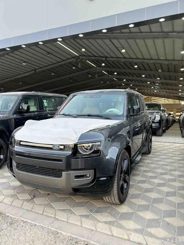 لاندروفر ديفندر 6HSE 2025 سلندر 110 وارد الناغي 1