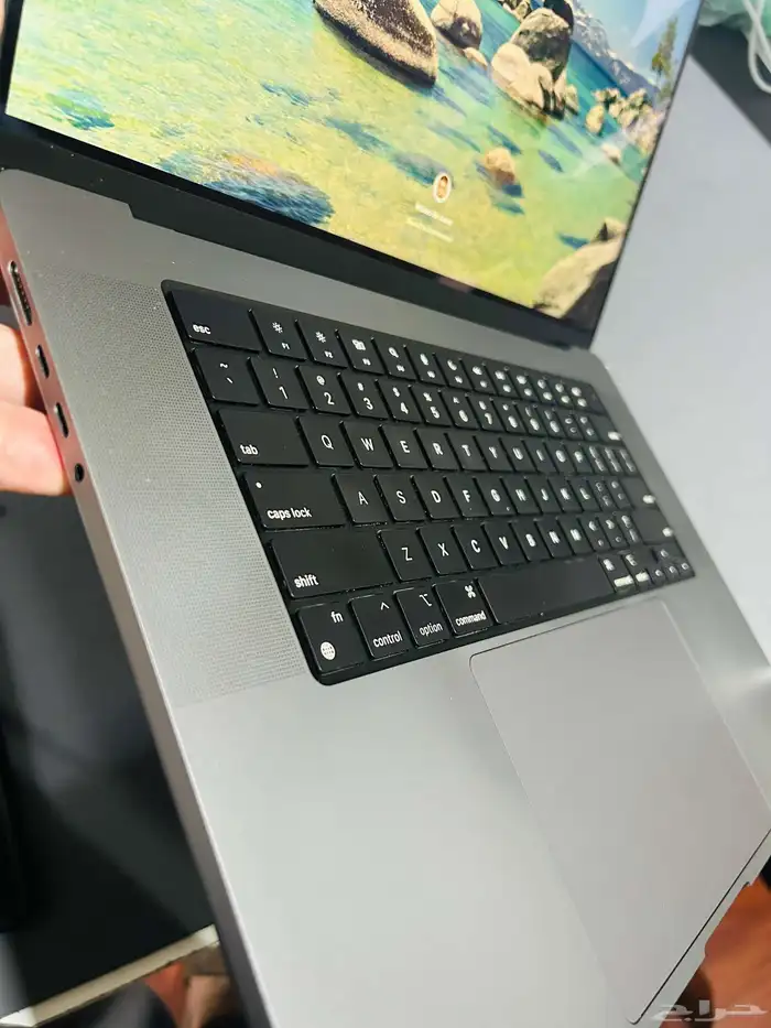 MacBook pro laptop 7