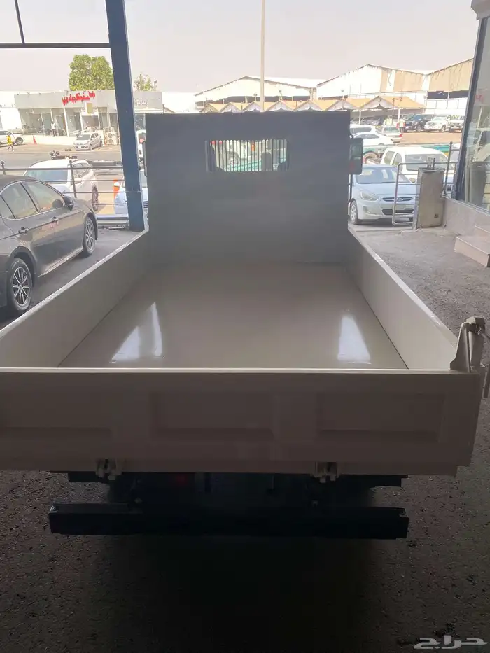 ايسوزو قلاب 3 طن 2025 يباني 1