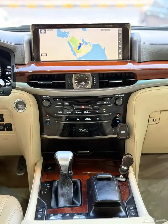 لكزس - 2016 - LX570 - فل كامل 18